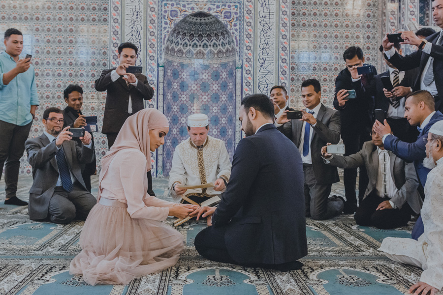 ringväxling,islam,bröllop,malmö,moské,bröllopsfotograf,ceremoni,smartphones