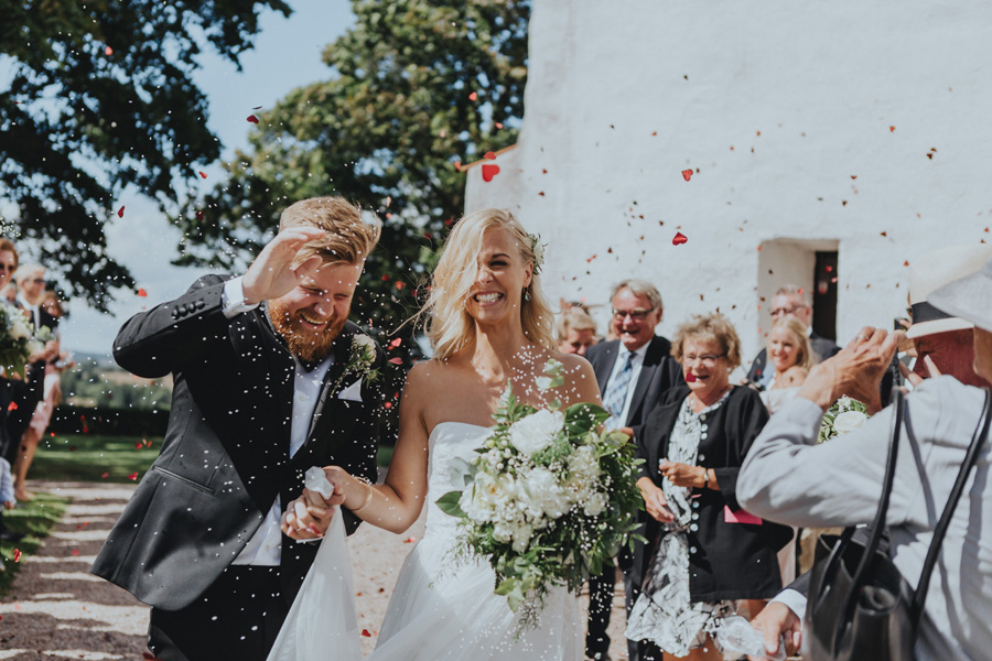 konfetti,confetti,vigsel,ravlunda,kyrka