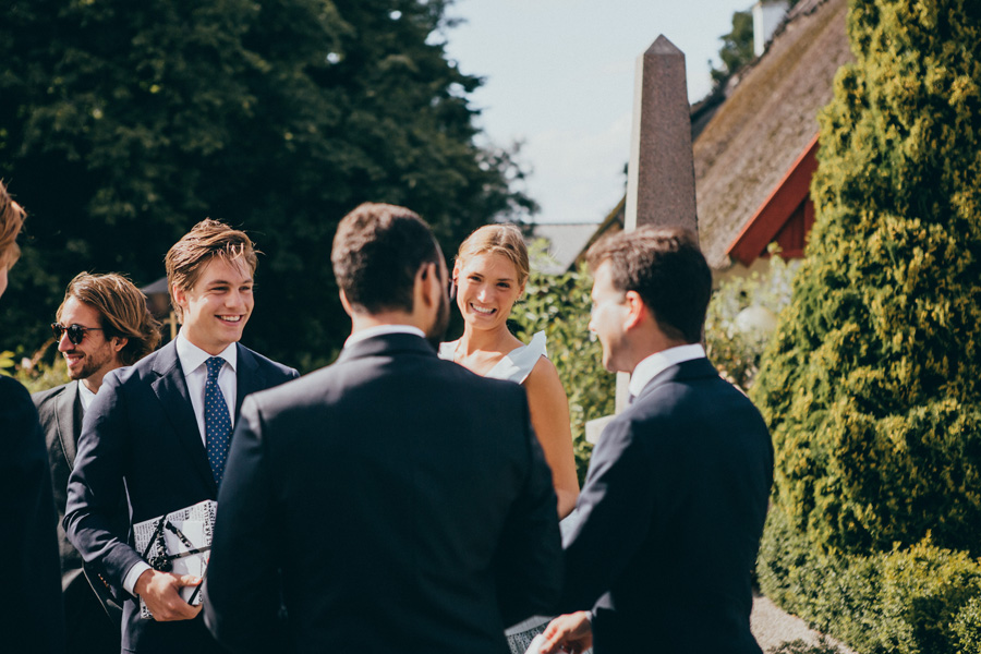 bröllopsfotograf,vigsel,burlövs gamla kyrka,skåne,weddingphotographer