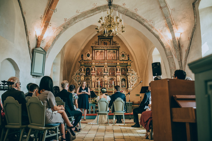 bröllopsfotograf,vigsel,burlövs gamla kyrka,skåne,weddingphotographer