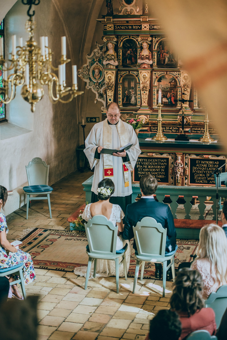 burlövs gamla kyrka,bröllopsfotograf,vigsel,skåne,weddingphotographer