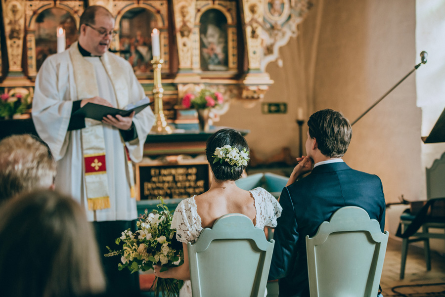 bröllopsfotograf,vigsel,burlövs gamla kyrka,skåne,weddingphotographer