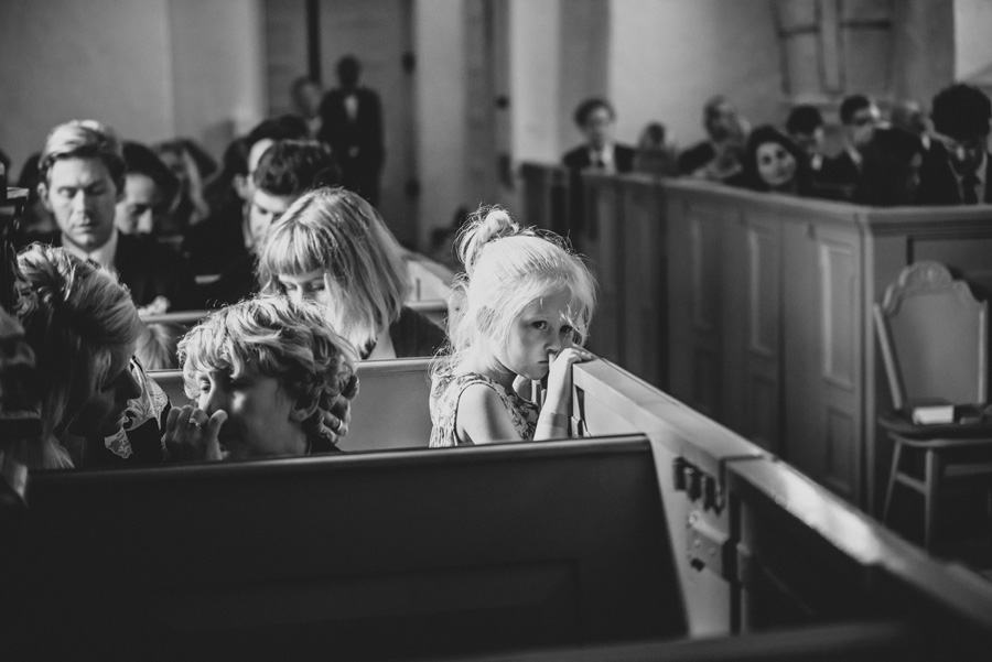 bröllopsfotograf,vigsel,burlövs gamla kyrka,skåne,weddingphotographer