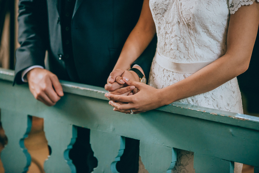 bröllopsfotograf,vigsel,burlövs gamla kyrka,skåne,weddingphotographer