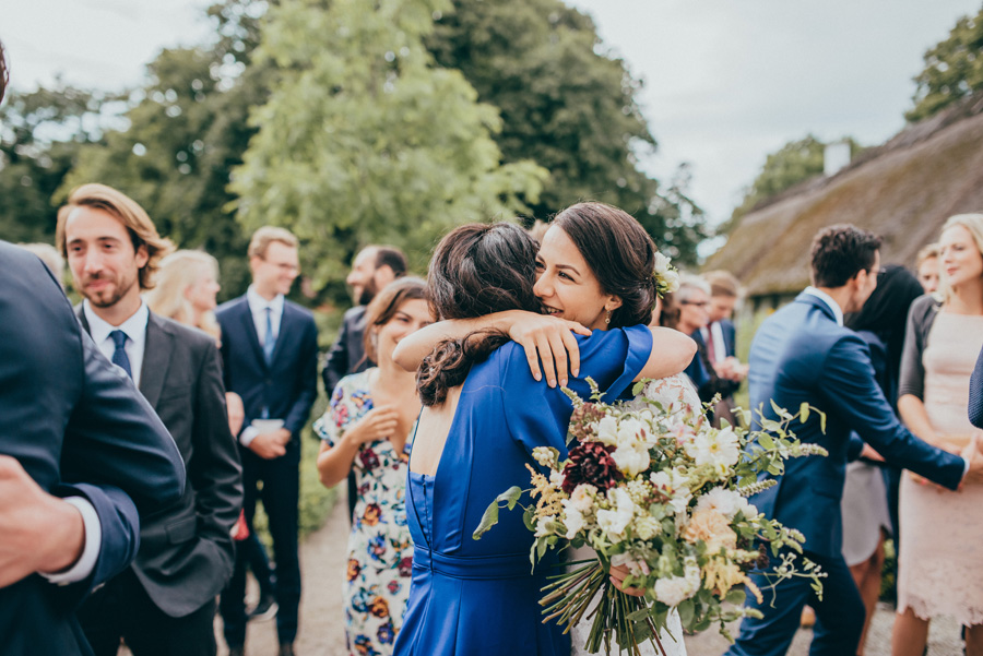 bröllopsfotograf,vigsel,burlövs gamla kyrka,skåne,weddingphotographer