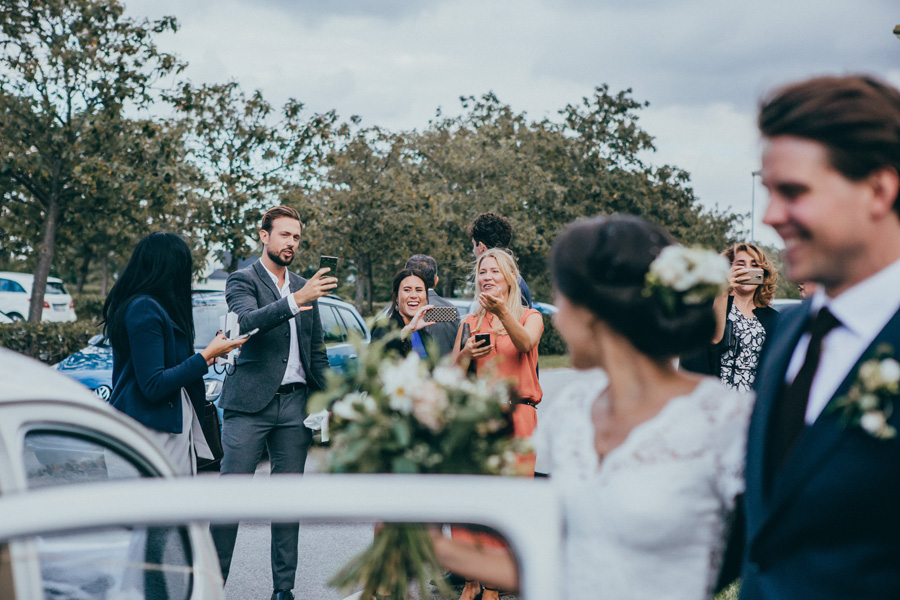 bröllopsfotograf,vigsel,burlövs gamla kyrka,skåne,weddingphotographer